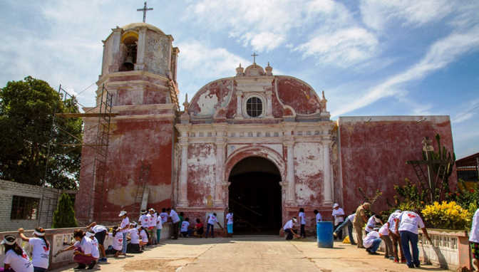 Recuperan fachada de este antiguo templo en Pacasmayo