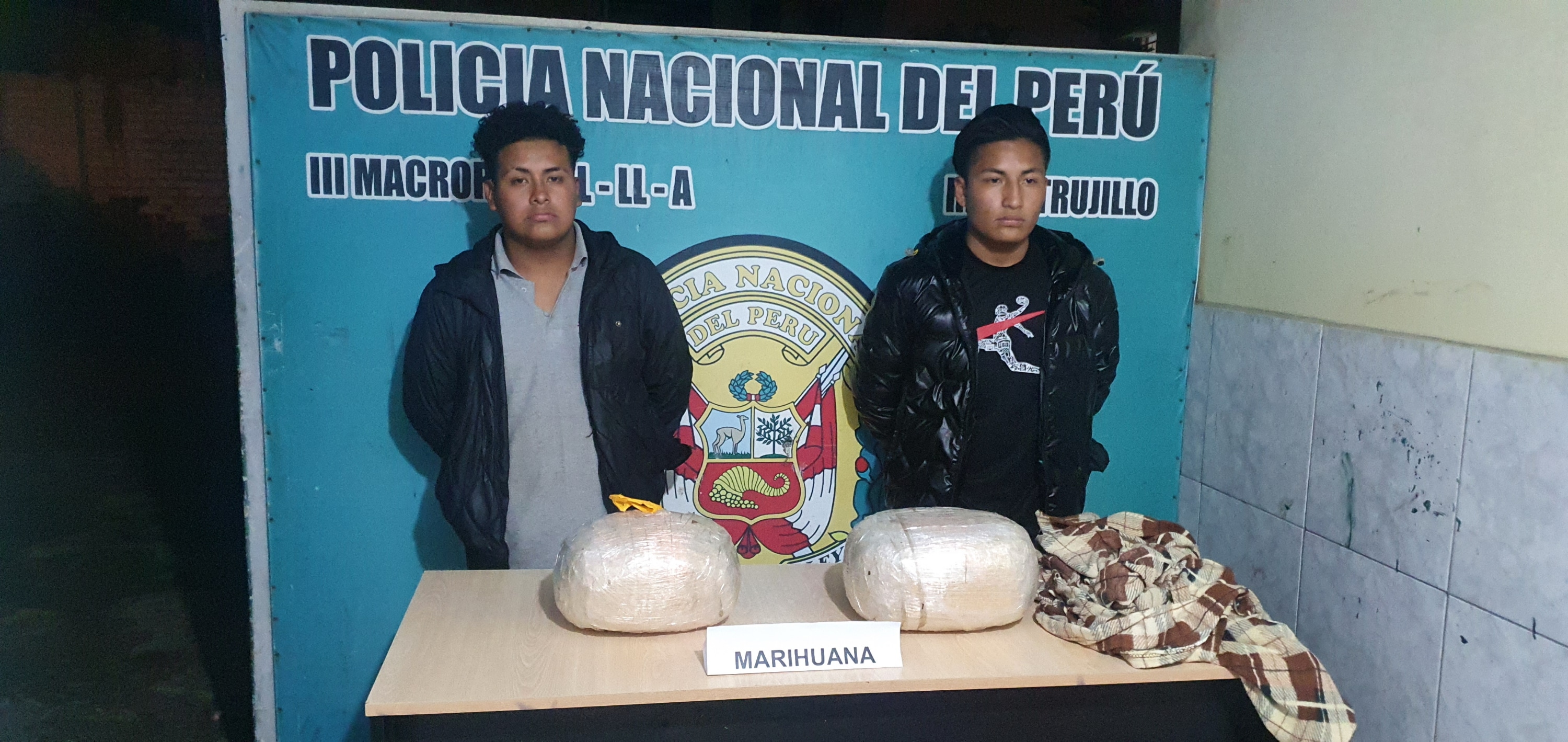 Moche: detienen a menor y a sujeto que trasladaban dos paquetes de marihuana