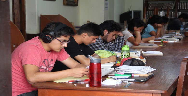 Inician programa “Testimonios de escritor” en Biblioteca Municipal de Trujillo