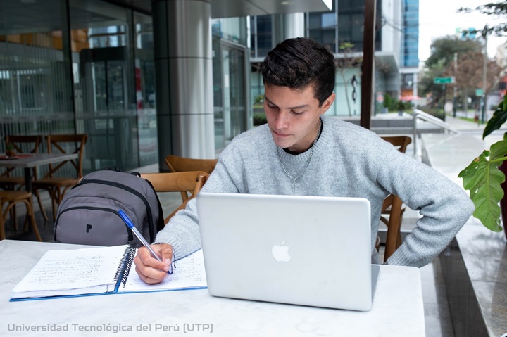 Cómo potenciar tu CV utilizando las nuevas tecnologías