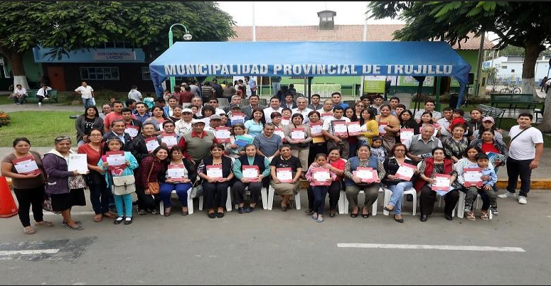 Municipio de Trujillo entregó 200 títulos de propiedad a vecinos del sector La Merced