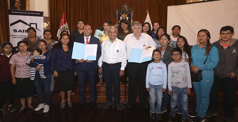 Trujillo: MPT entrega terreno para familias afectadas por El Niño Costero