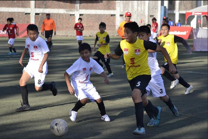 Trujillo: niños en torneo nacional de Scotiabank que los llevará al Fútbol Club Barcelona
