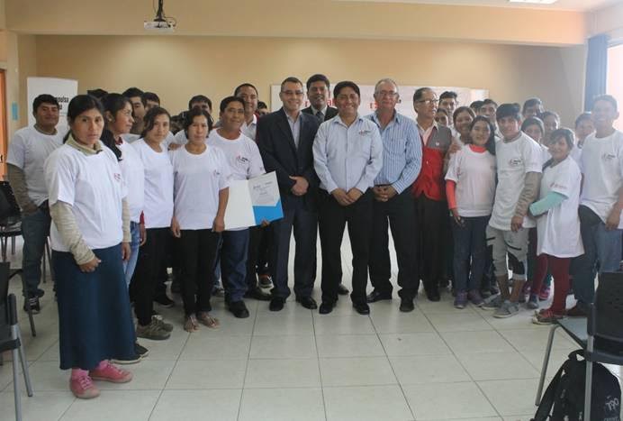 Tecsup Trujillo y Ministerio de Trabajo certifican a 104 trabajadores agroindustriales