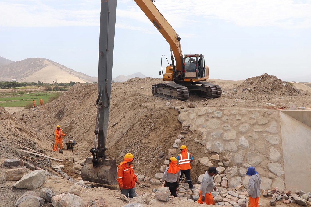 Avanzan trabajos preventivos en Canal Madre de Chavimochic