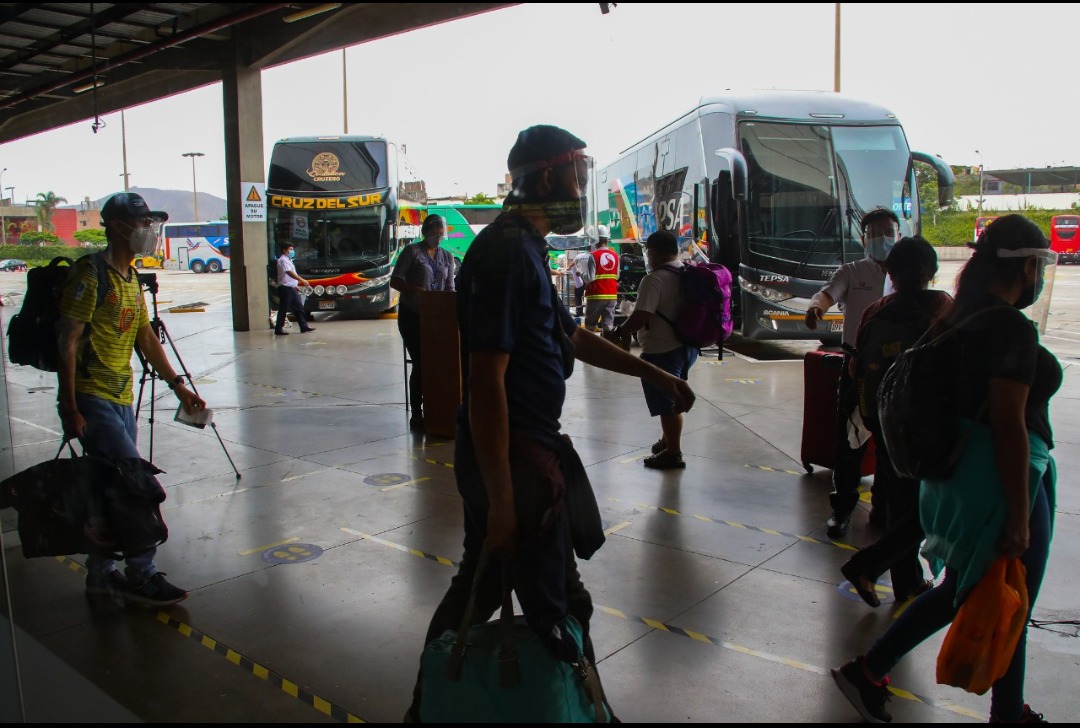 MTC suspende el transporte interprovincial aéreo y terrestre en diez regiones