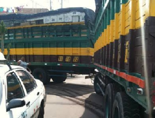 Vecinos de “El Bosque” exigen acciones para erradicar tránsito pesado de su zona