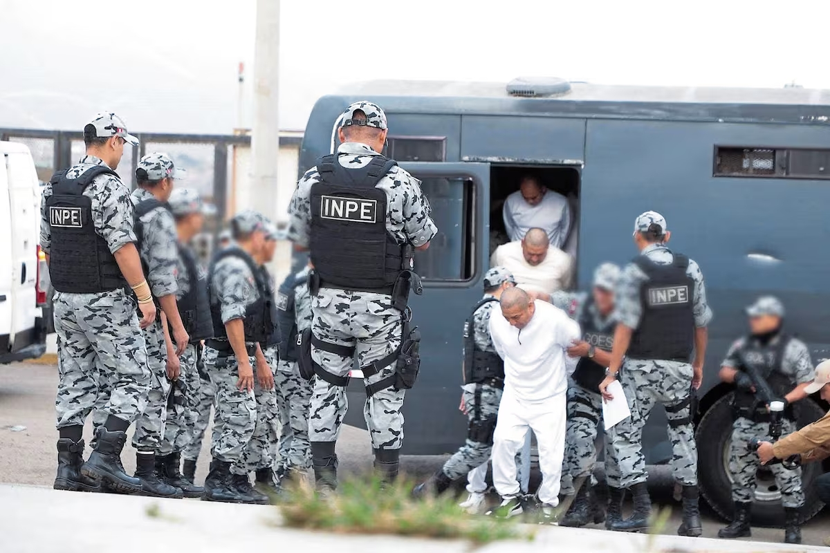 Trasladan a 17 presos de alta peligrosidad del penal El Milagro de Trujillo al penal Ancón I