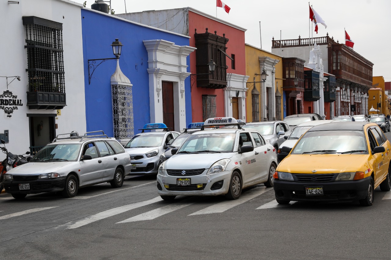 Municipalidad de Trujillo descartó el cambio de colores en taxis del Setit