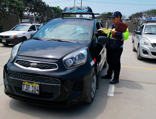 Trujillo: 68 empresas de transporte de taxis han renovado su tarjeta de circulación
