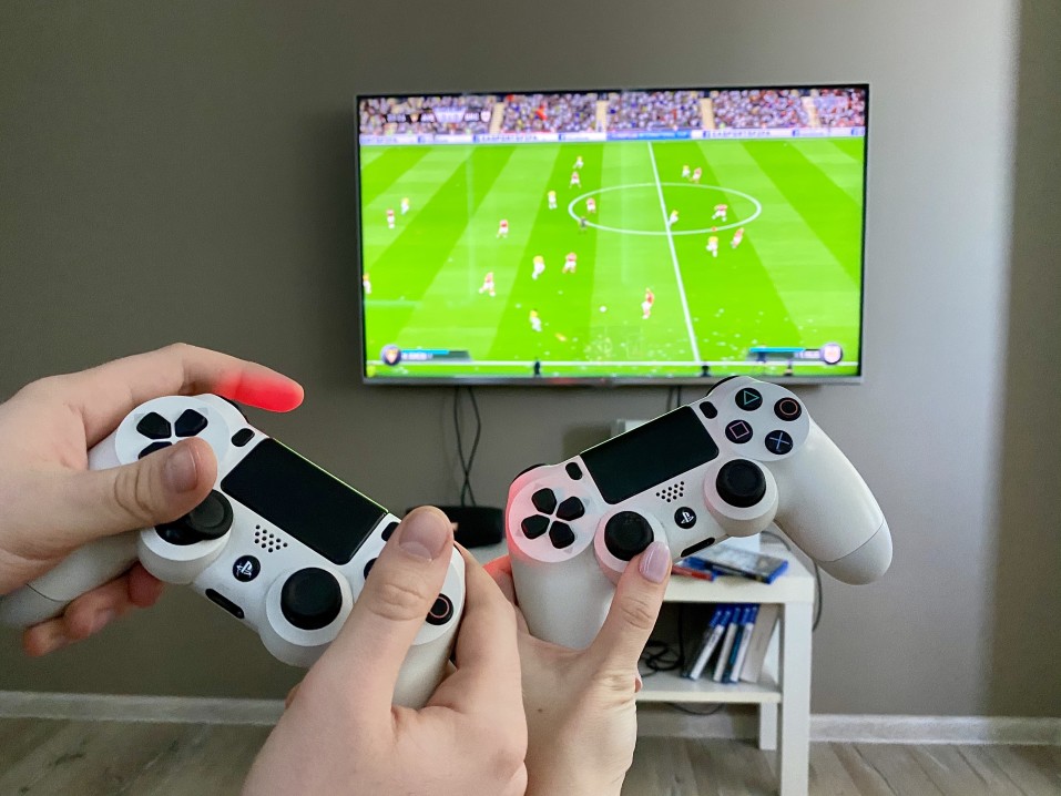 ¿Cuál es la mejor consola de alto nivel económica que se puede conseguir?