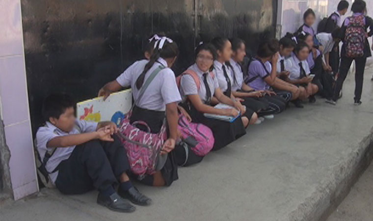 El Porvenir: restringen ingreso de escolares por llegar tarde