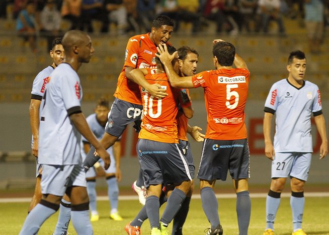La UCV se enfrenta esta noche al Cristal en el estadio Mansiche