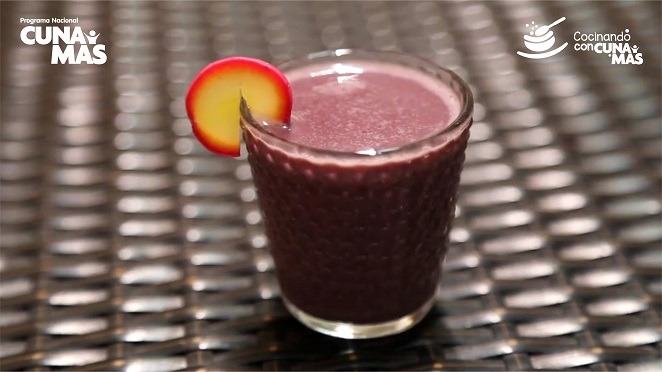 Enseñan a preparar un nutritivo ponche para niñas y niños menores de tres años 