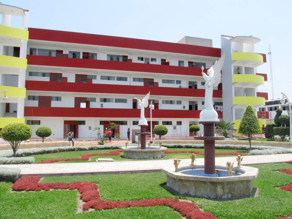 ULADECH-Católica: primera universidad con cinco carreras acreditadas en el Perú