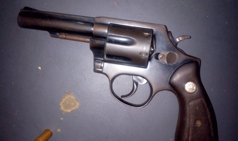 Adolescente fue retenido cuando iba a disparar tienda en La Esperanza