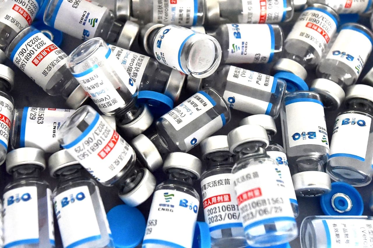 Covid-19: OMS considera que las vacunas chinas requieren tres dosis