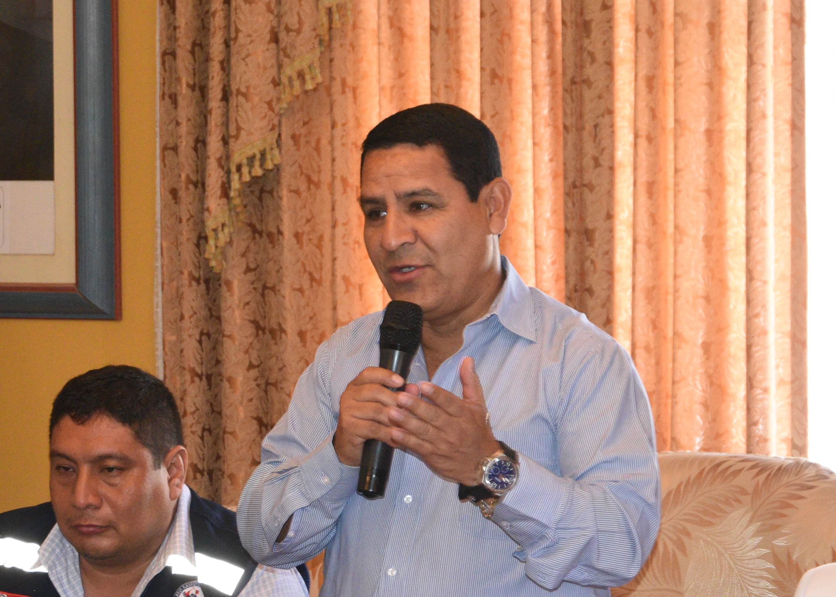 Denuncian a alcalde de Víctor Larco por presunto favorecimiento a empresa