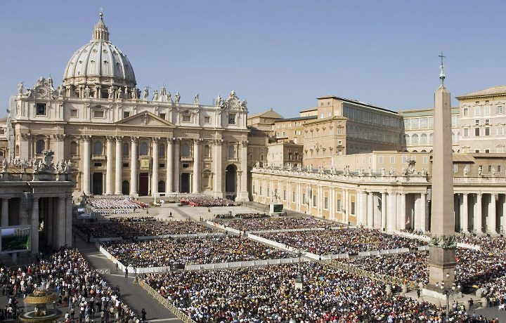 El Vaticano aprobó procedimiento para juzgar a obispos que encubran a pederastas