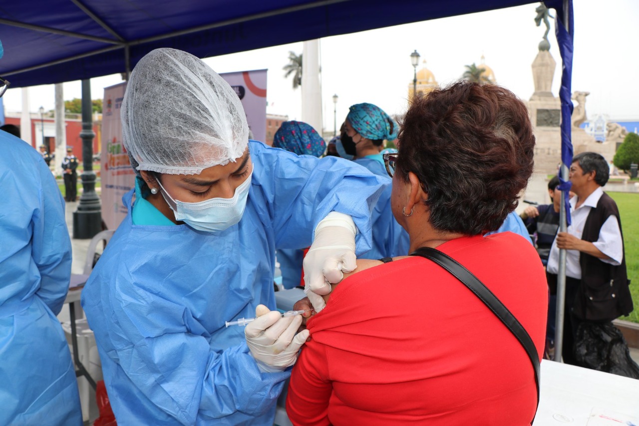 Autoridades de salud piden a liberteños volver a usar la mascarilla