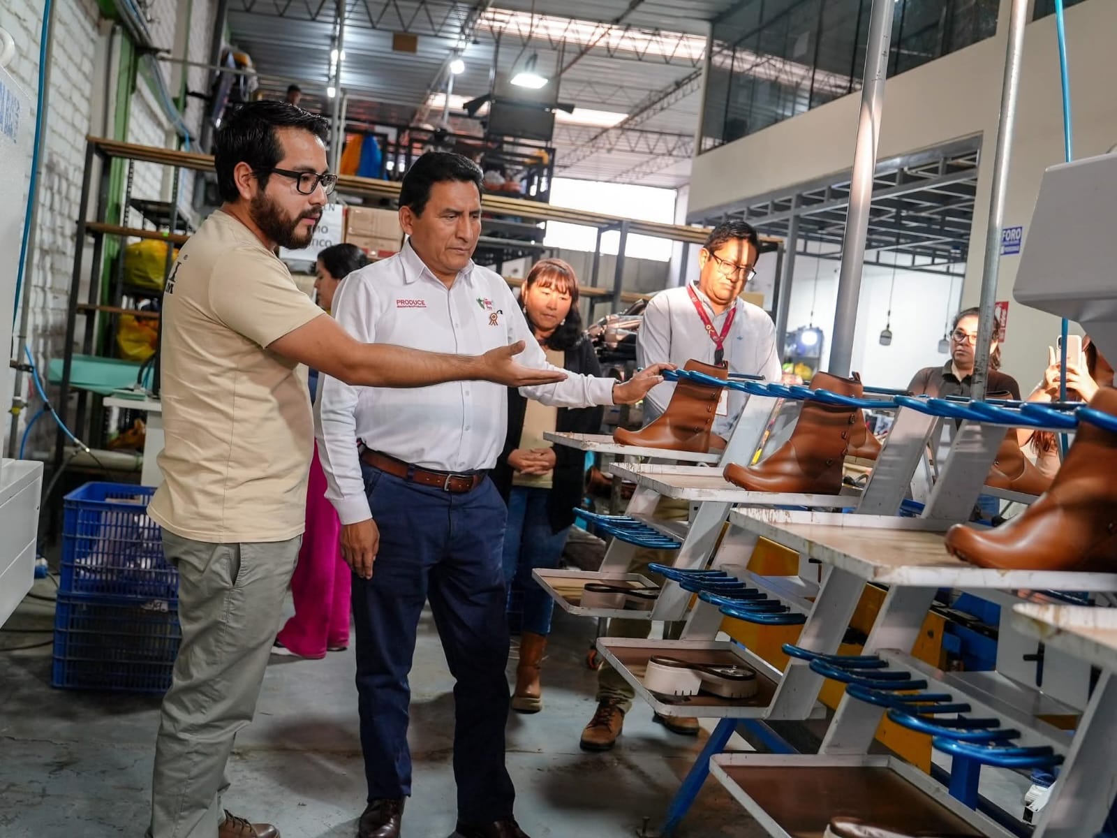 Viceministro del Produce visita plantas de confección de calzado en Trujillo 