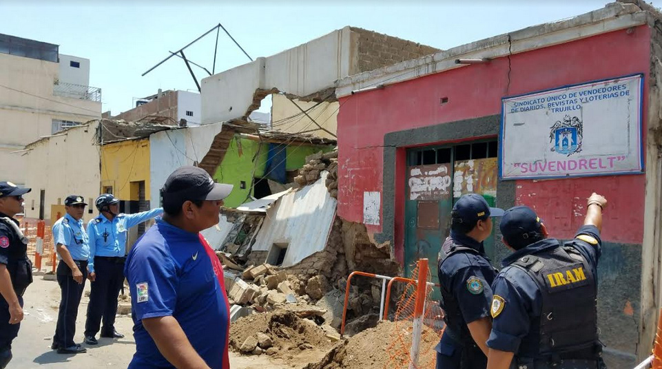 Trujillo: paredes de vieja casona del jirón Zepita colapsaron