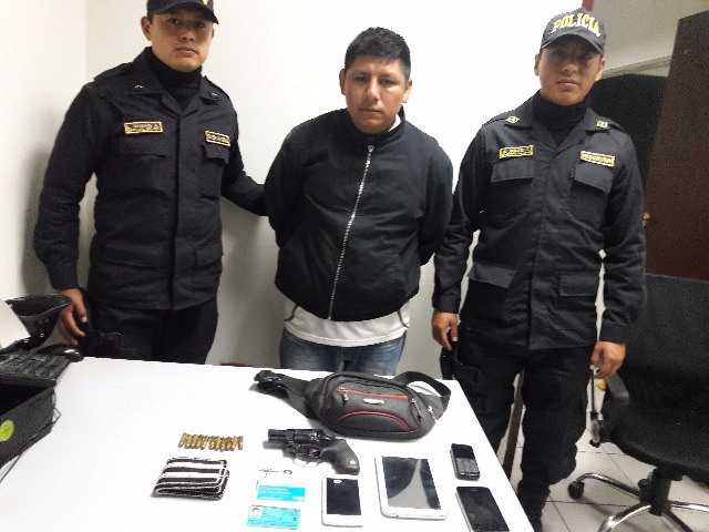 Detienen a agente de seguridad porque habría robado celulares en La Esperanza