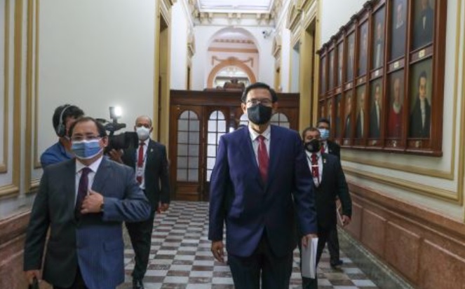 El Congreso recomienda acusar a expresidente Vizcarra y tres exministros 