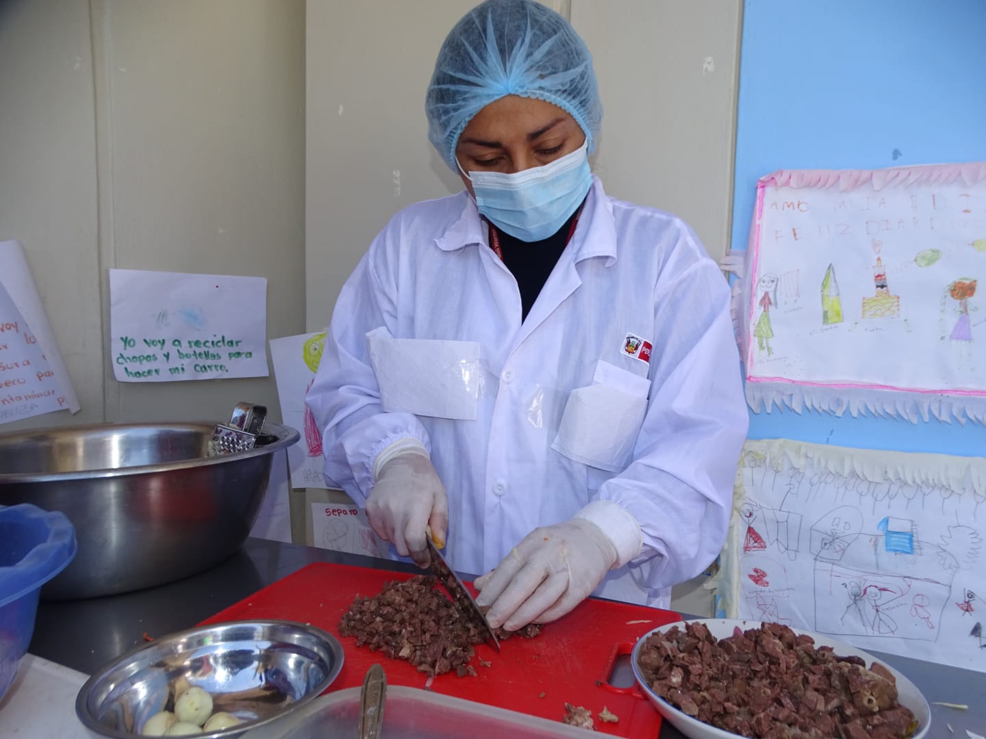 Preparan desayunos ricos, nutritivos y variados para niños de inicial y primaria en Huamachuco
