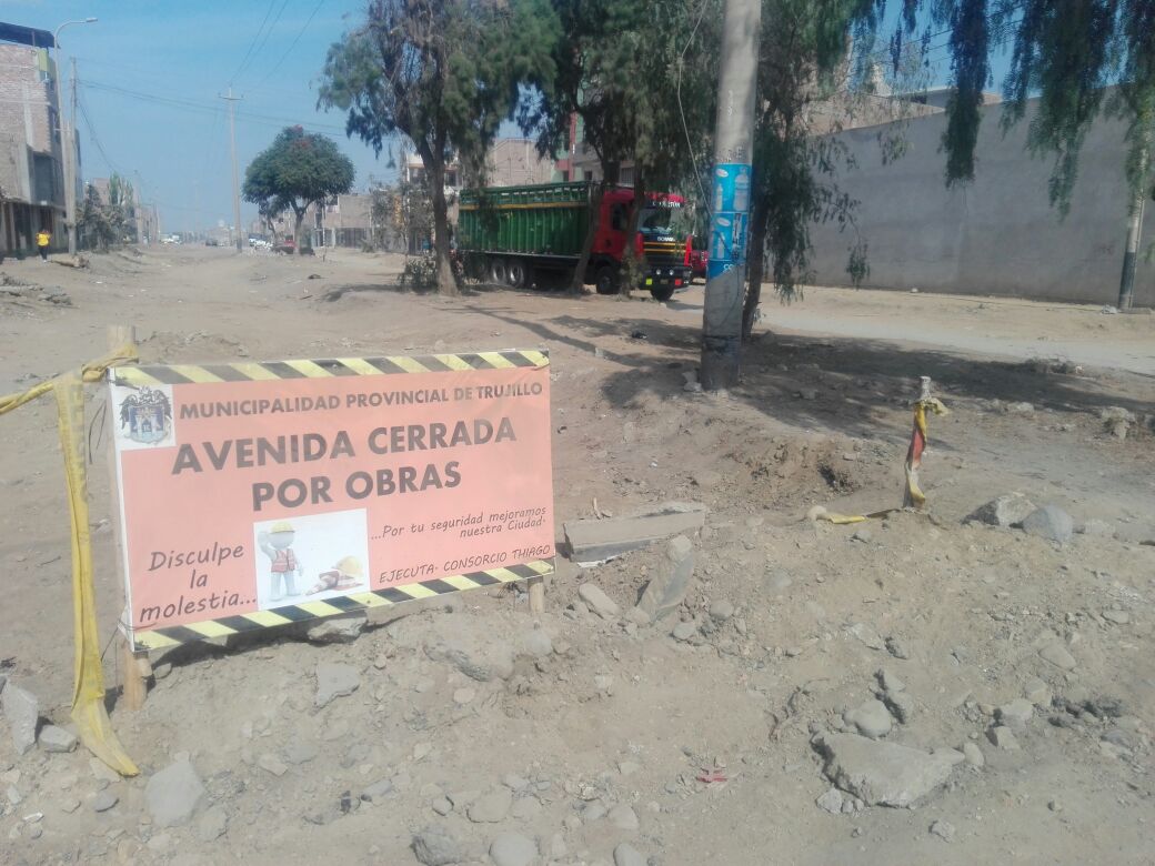 Vecinos de Camino Real critican paralización de obras