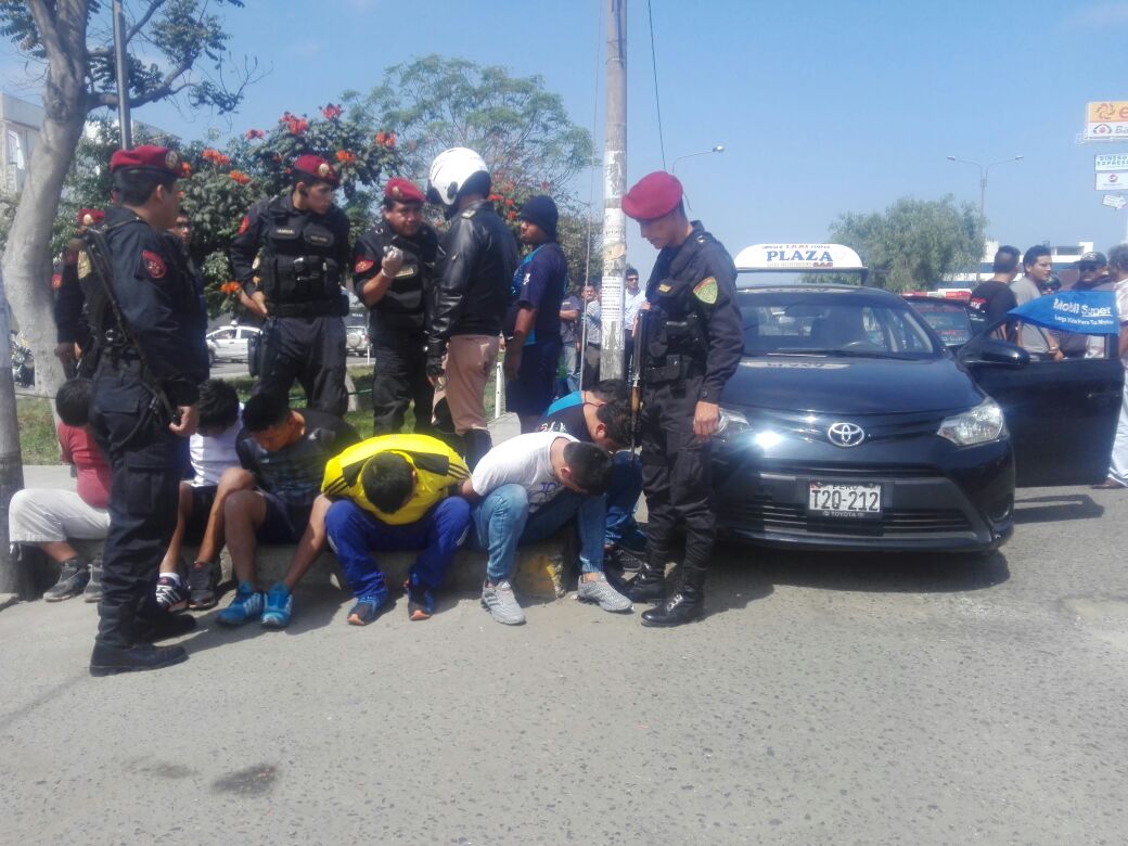 Trujillo: Caen dos adolescentes entre marcas que iban a robar Elektra 