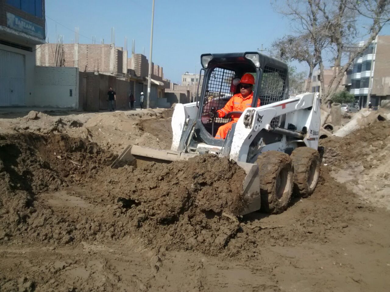 Reinician trabajos en avenida Camino Real de Trujillo 