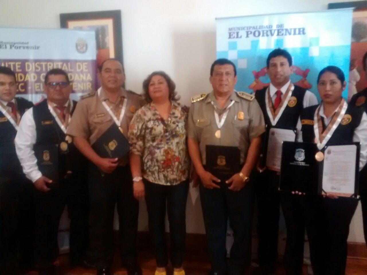 Trujillo: hijas de oficial PNP aprenden a usar armas para defenderse de "Los Plataneros"