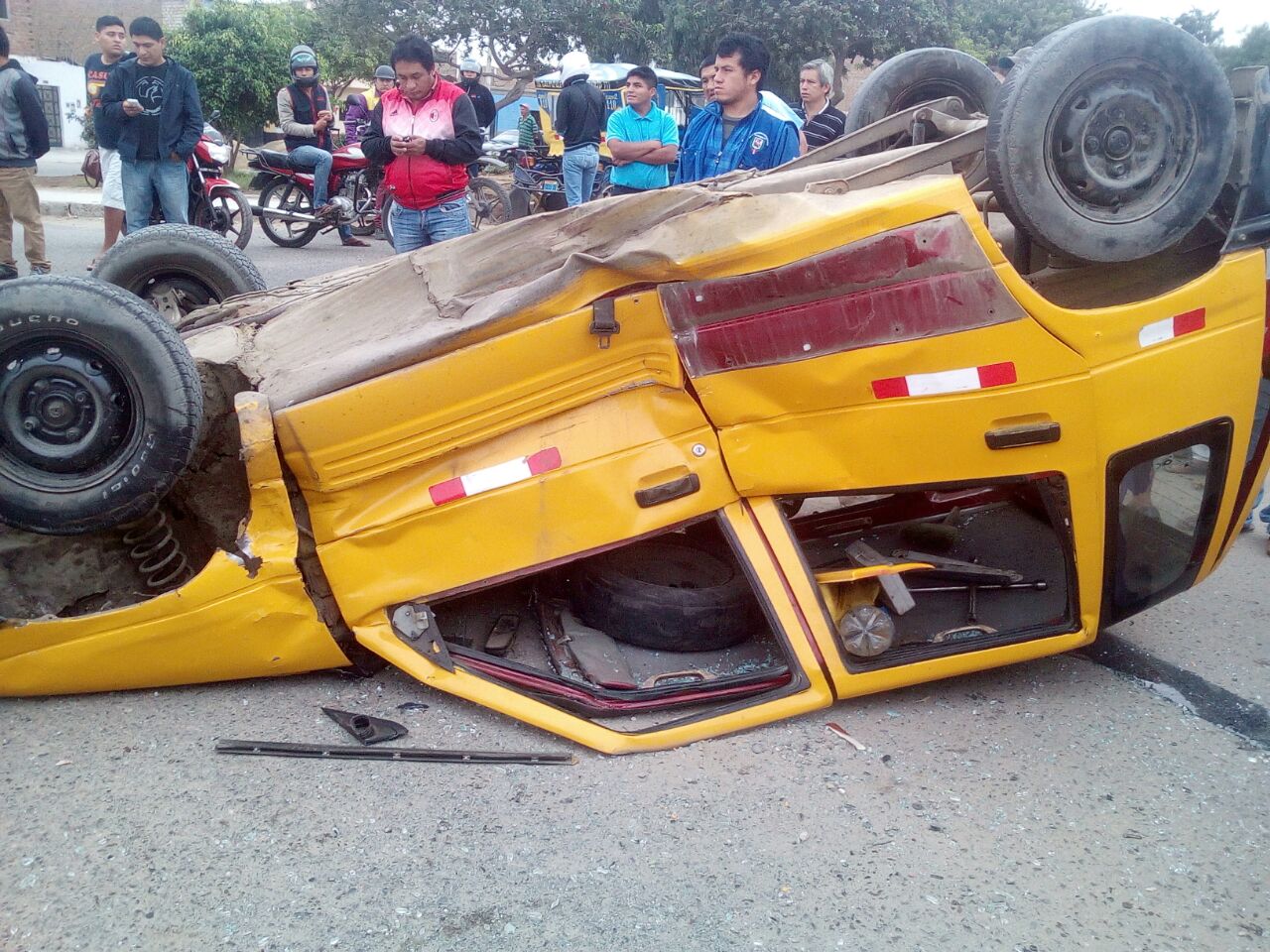 La Esperanza: Cuatro heridos en choque de dos autos