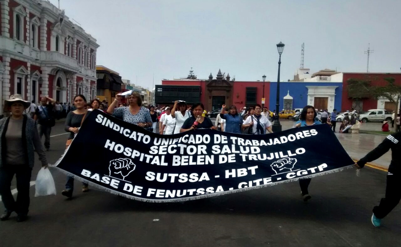 Trabajadores del sector Salud inician huelga en La Libertad