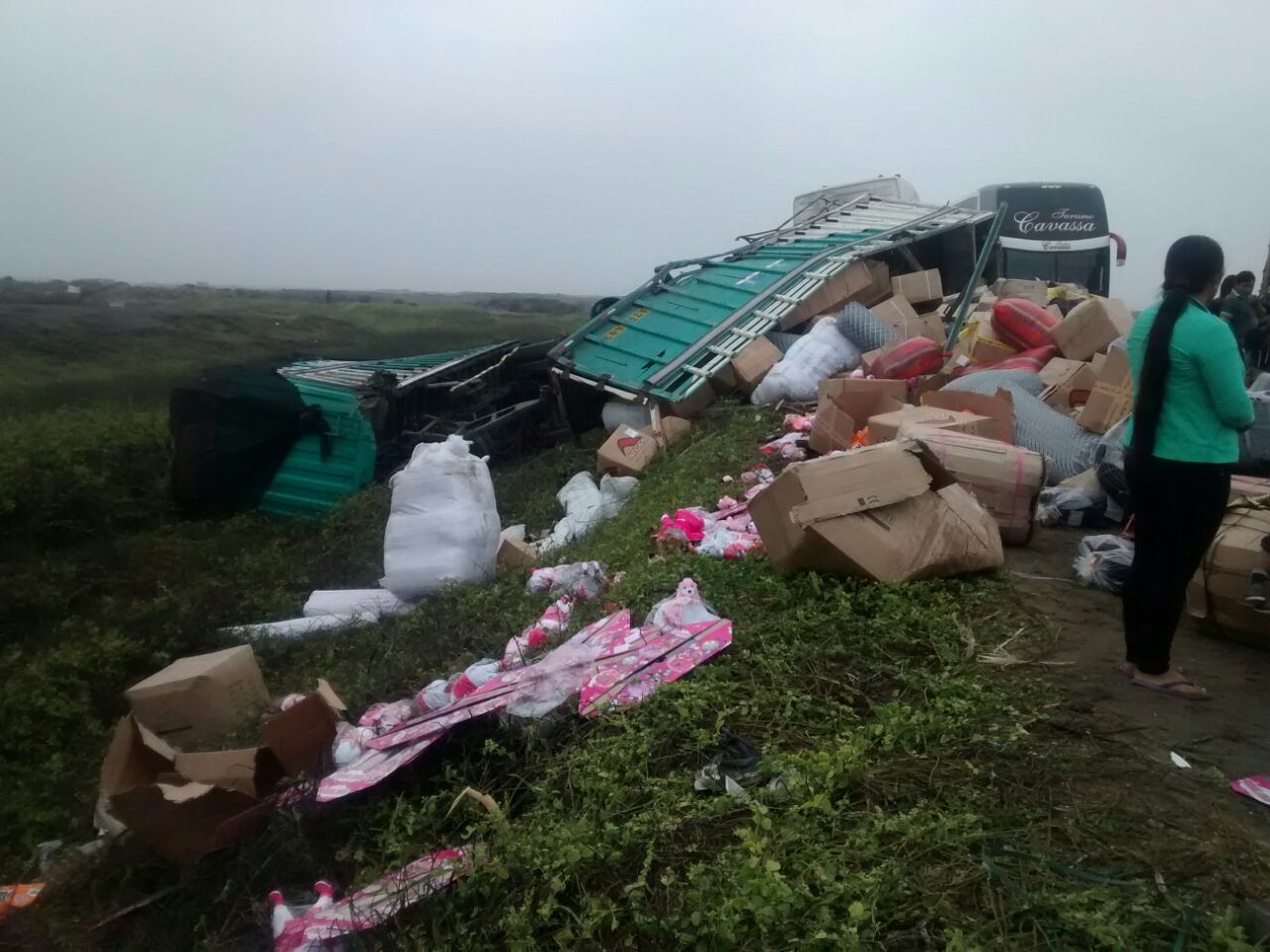 Huanchaco: Conductor de tráiler salva de morir en choque registrado en Vía de Evitamiento