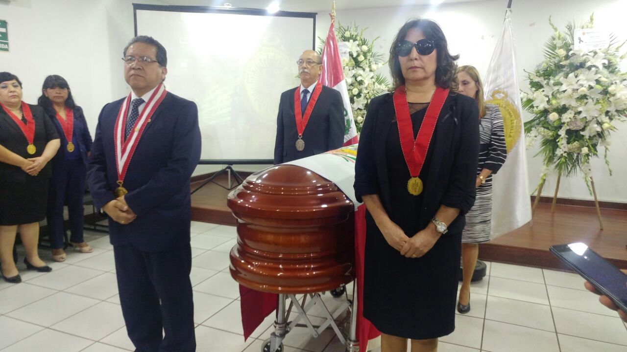 Trujillo: Despiden restos de fiscal asesinado en Moyobamba