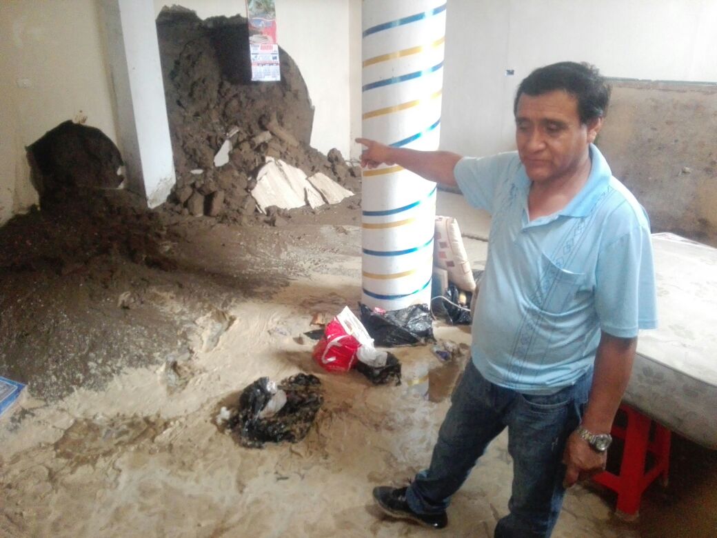 Hombre salva de morir sepultado por pared en el Porvenir