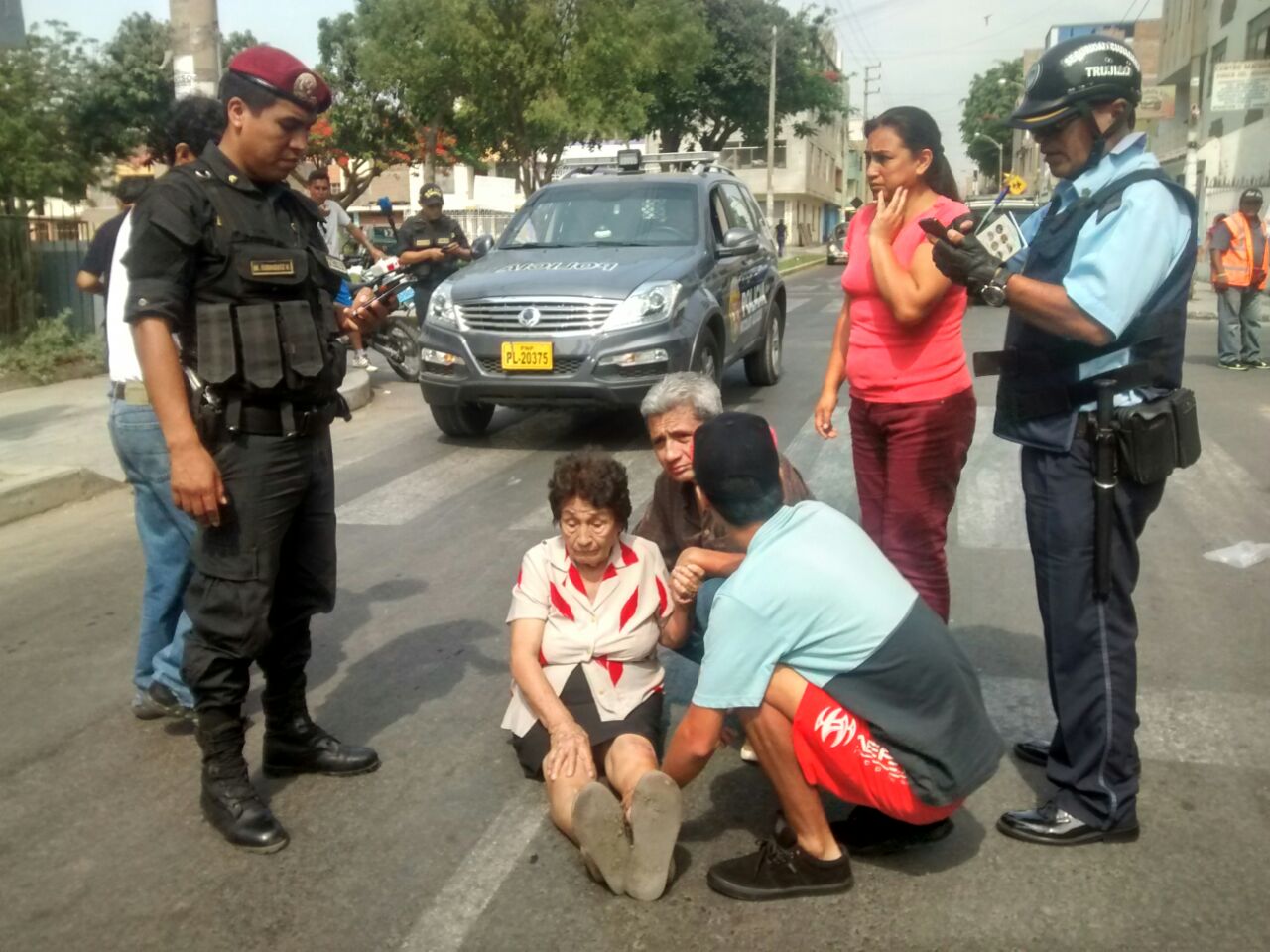Atropellan a anciana de 80 años cuando cruzaba pista en Urb. Los Granados