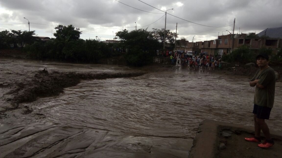 El Porvenir: Evacúan a 2000 familias por rebalse de cementerio Mampuesto