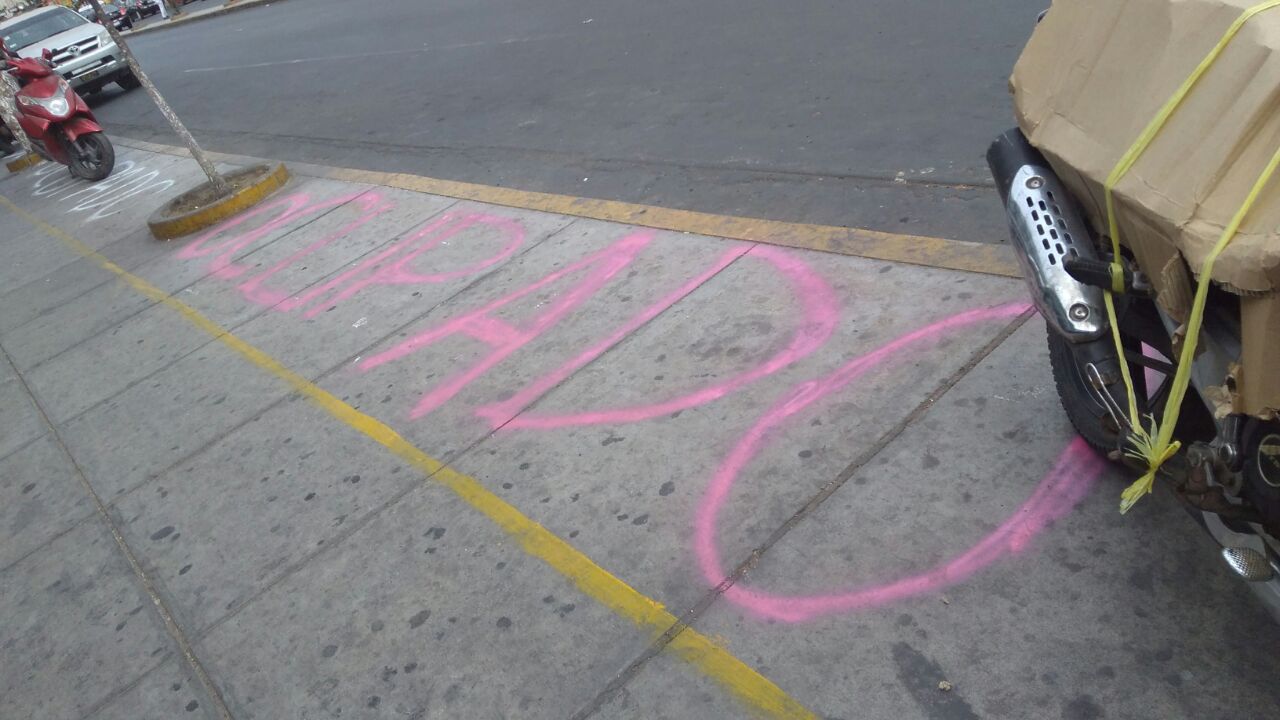  Vendedores lotizan avenida España por campaña navideña