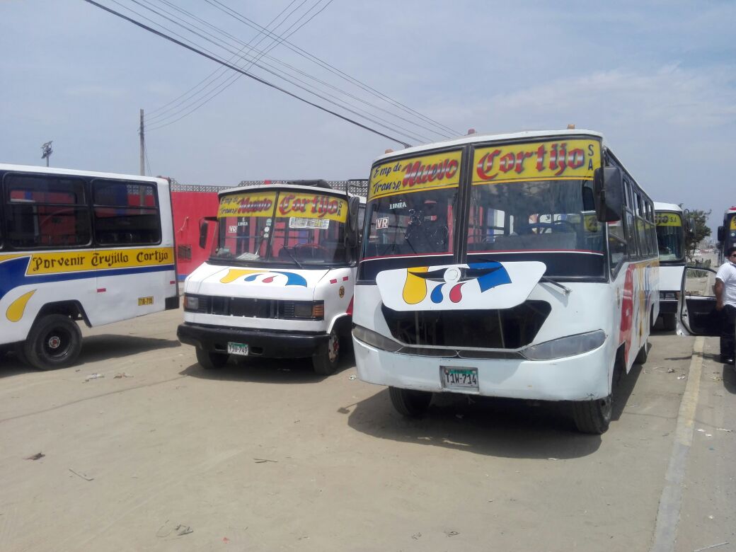 Multan a micros de la empresa Nuevo Cortijo por no tener licencia