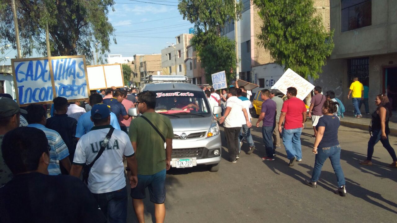Trujillo: paro de transportistas que van al valle genera incremento de pasajes