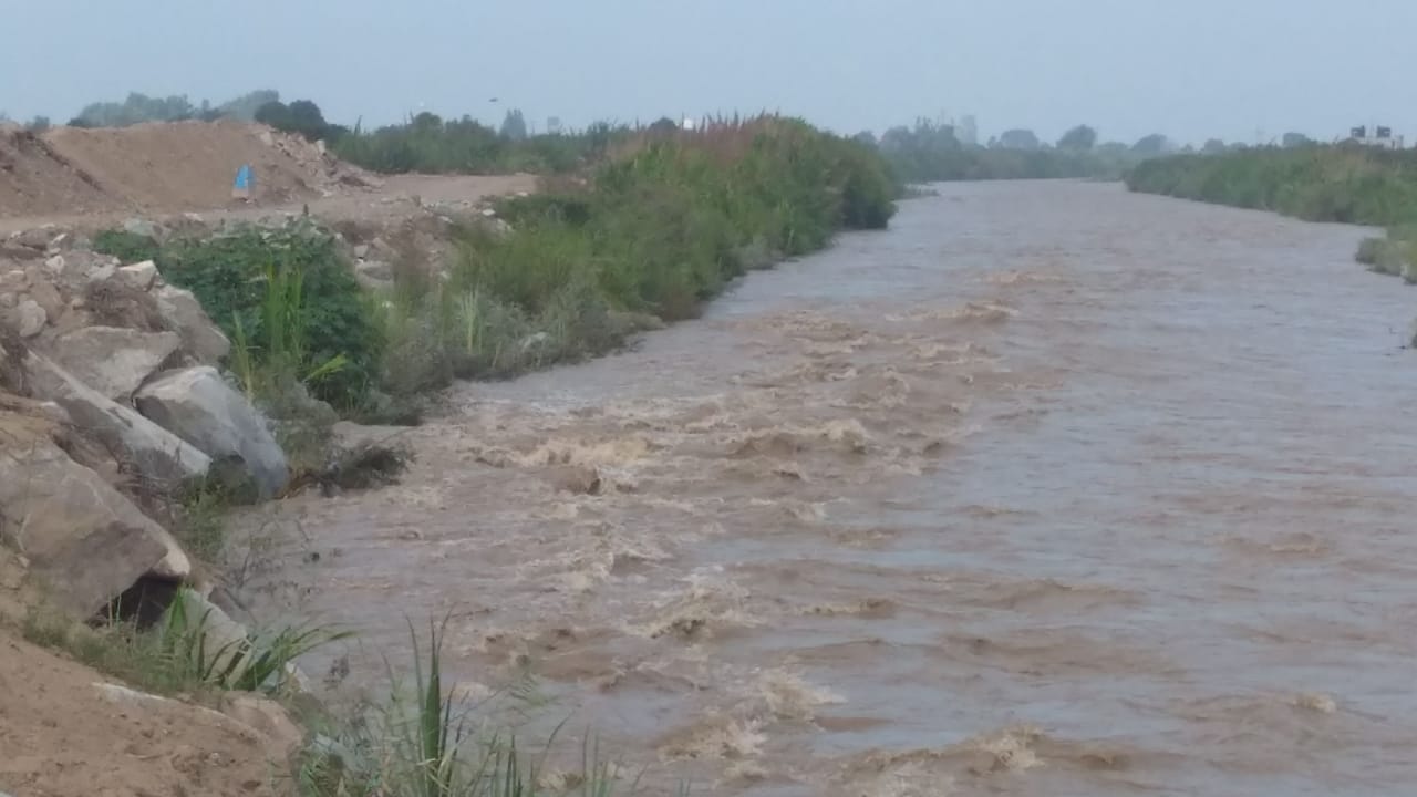 Moche: existe preocupación por invasiones en cauce del río Moche