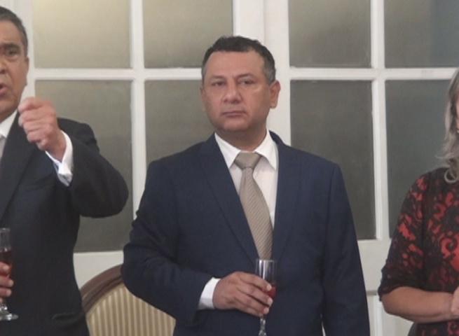 Vicegobernador de La Libertad defiende sueldo y asegura que es una reposición 