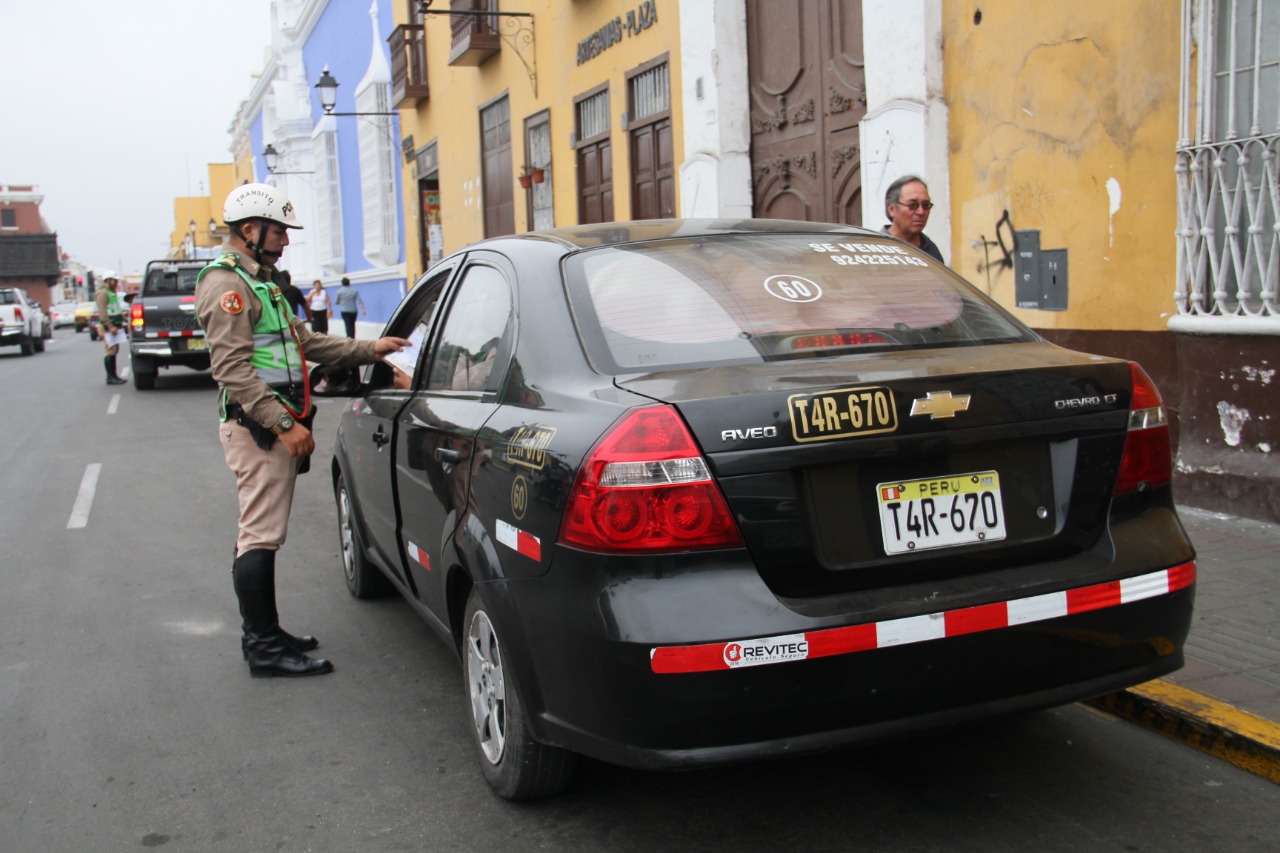 Municipalidad de Trujillo multará con más de S/ 300 a quienes se estacionen en zonas rígidas
