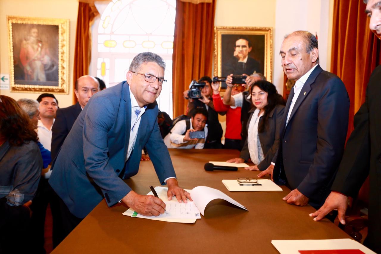 Alcaldes firman acta de compromiso para construcción de relleno sanitario en Trujillo