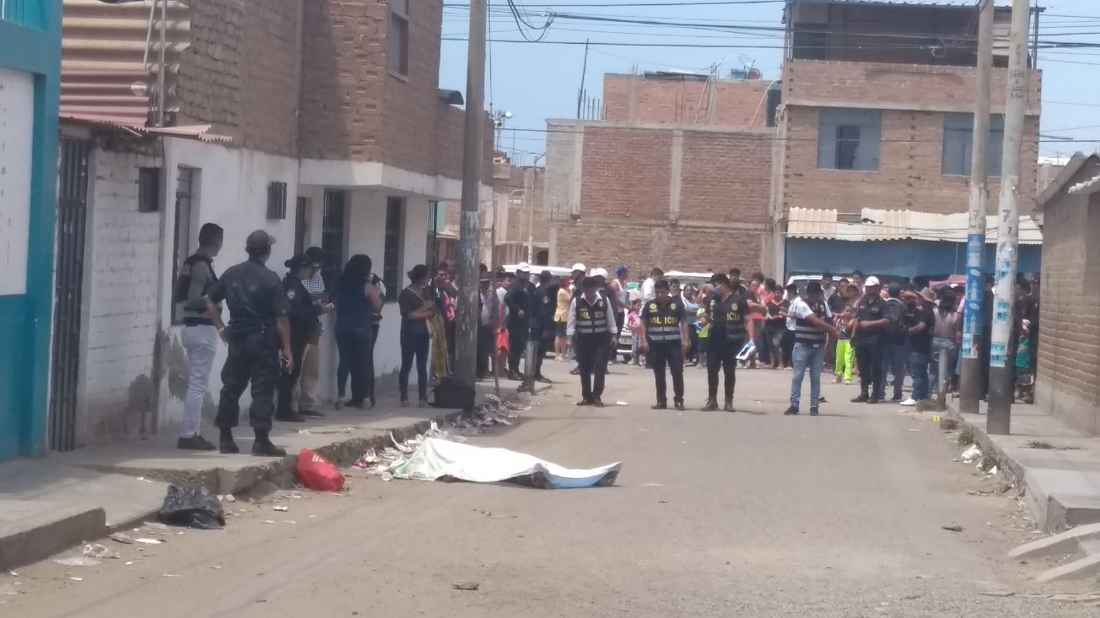 La Esperanza: sujeto mata a expareja de un cuchillazo en el cuello