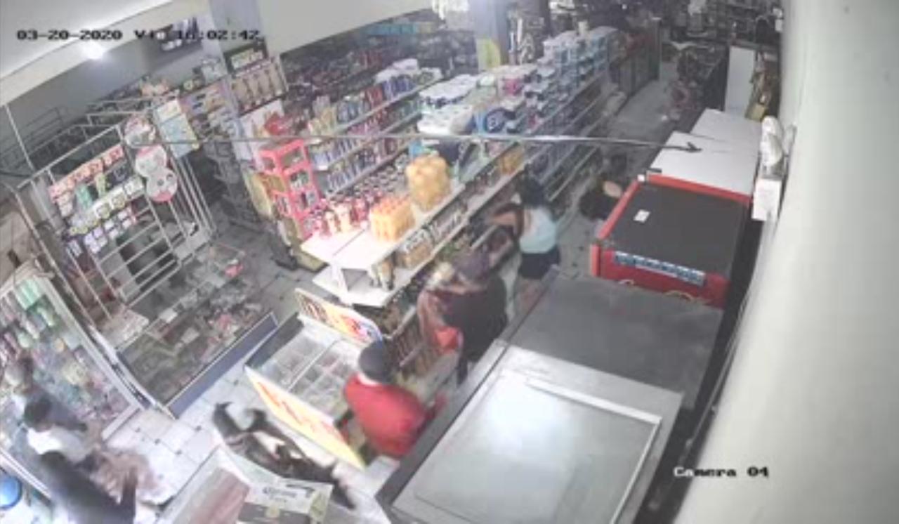 Trujillo: doce delincuentes se llevaron cuantiosa mercadería de minimarket en Santo Dominguito