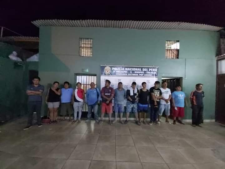 Más de 700 personas detenidas durante el último toque de queda en Trujillo